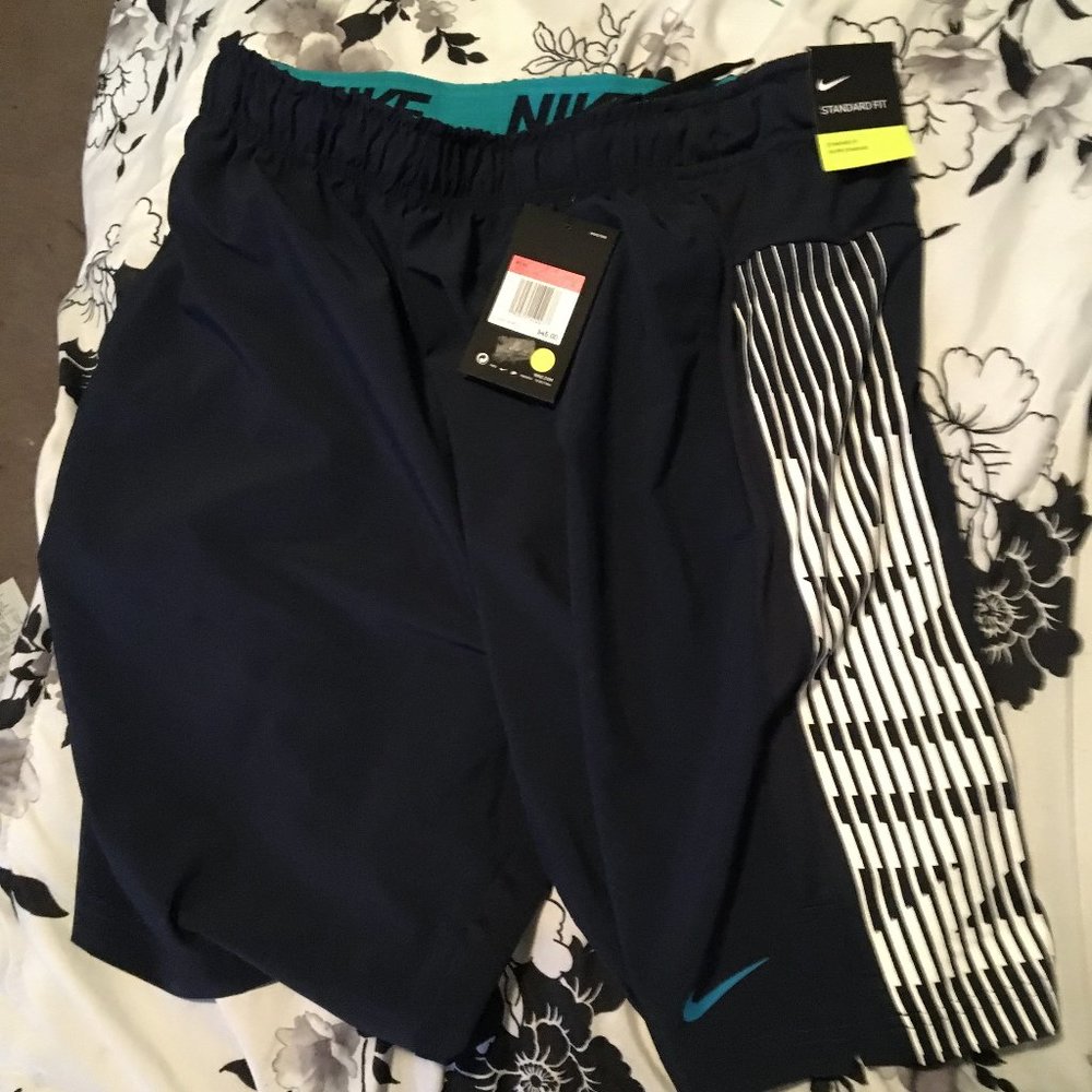 Men's Navy Nike Dry Fit Shorts large
